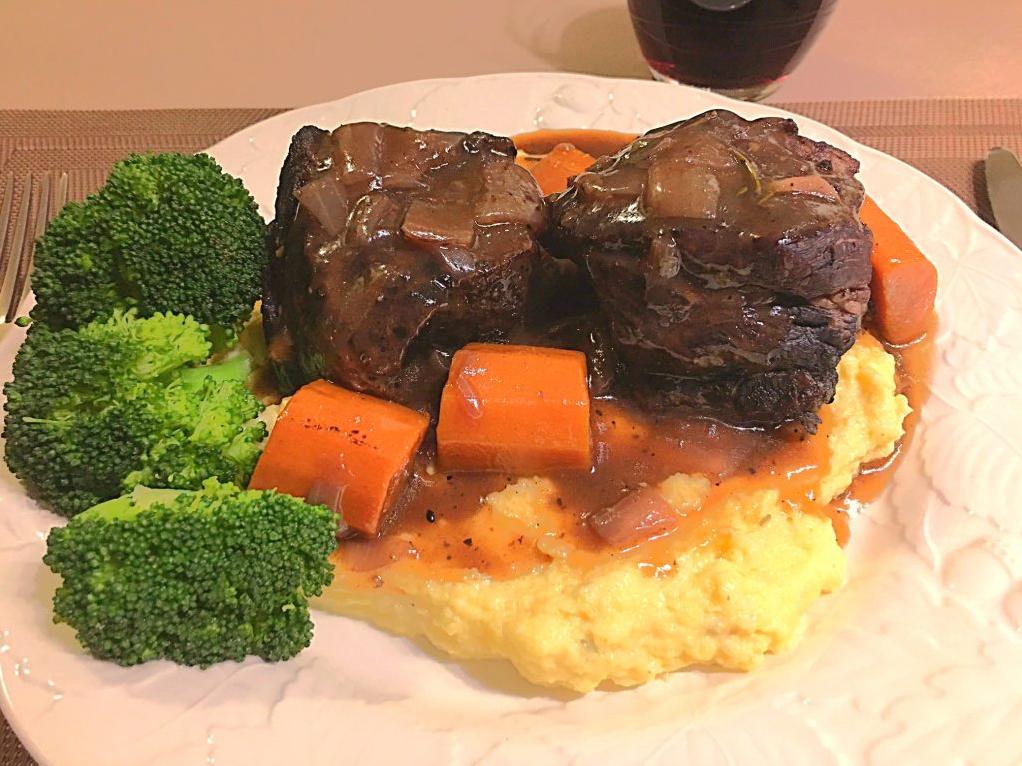 Delicious Red Wine Braised Short Ribs Recipe!