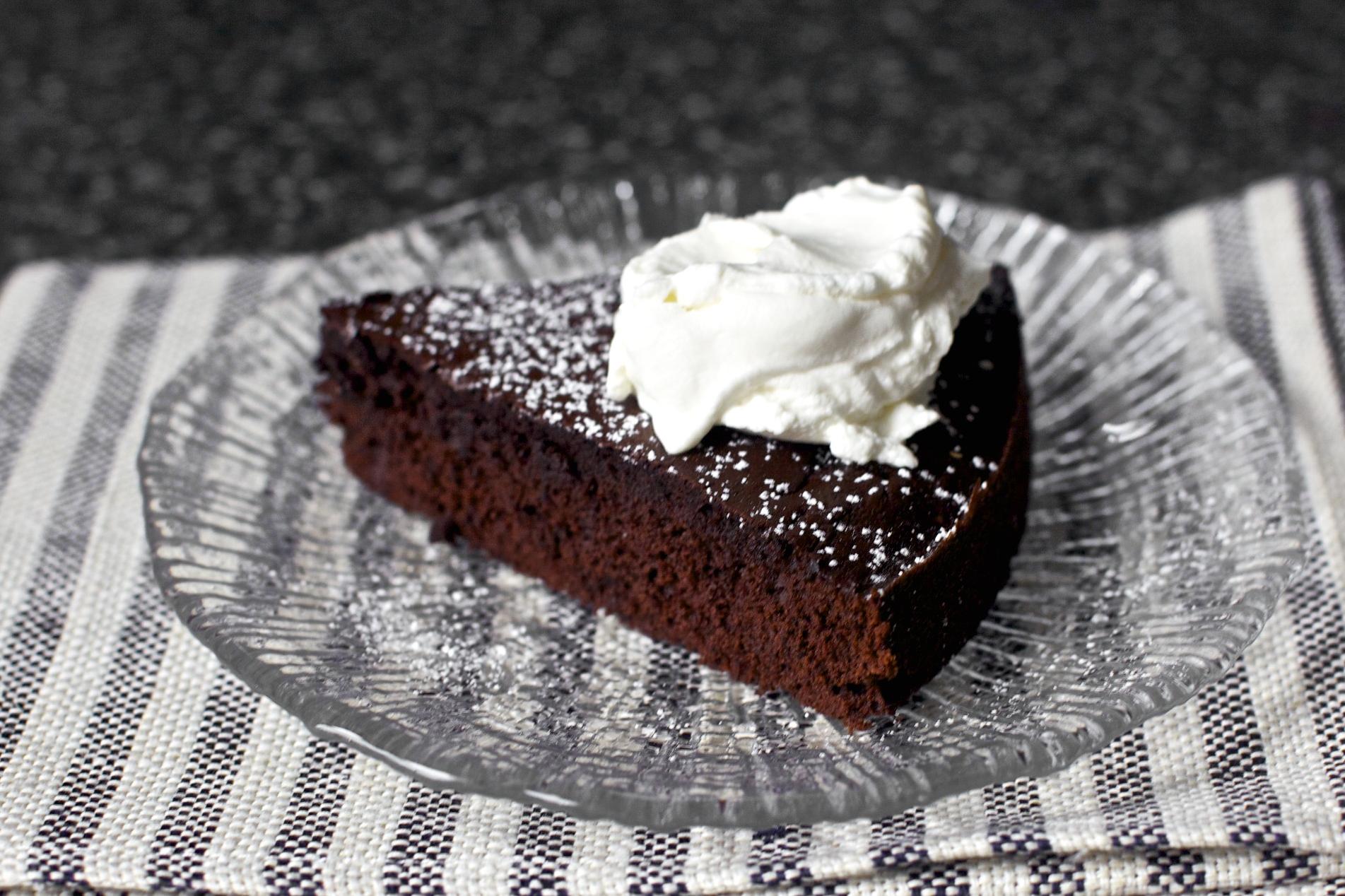 The bold flavor of red wine adds depth and complexity to the rich chocolate cake.