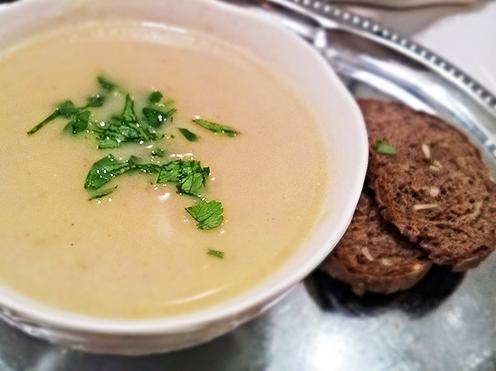  The perfect comfort food calls for a big, fluffy bread roll and onion white wine soup.