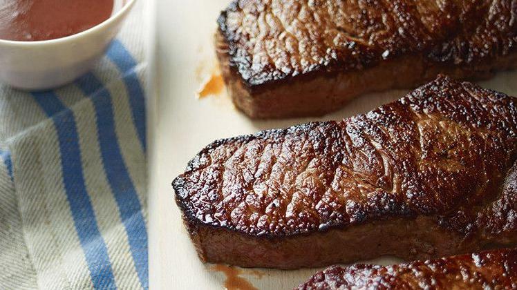  The perfect recipe for a fancy date night dinner at home – shell steak and red wine sauce.
