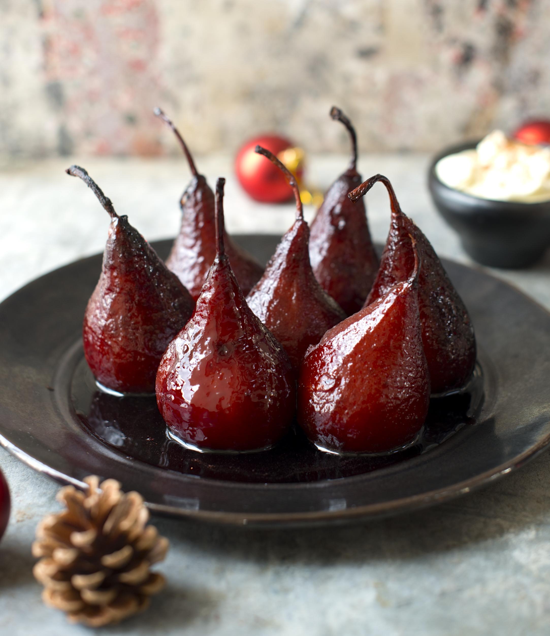  The perfect winter dessert: spiced wine poached pears!