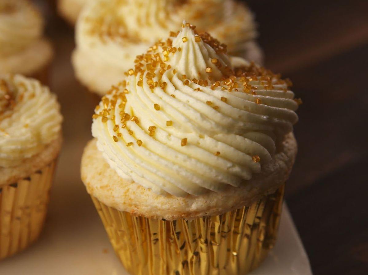  These cupcakes are perfect for any celebration - especially when it involves popping a cork!
