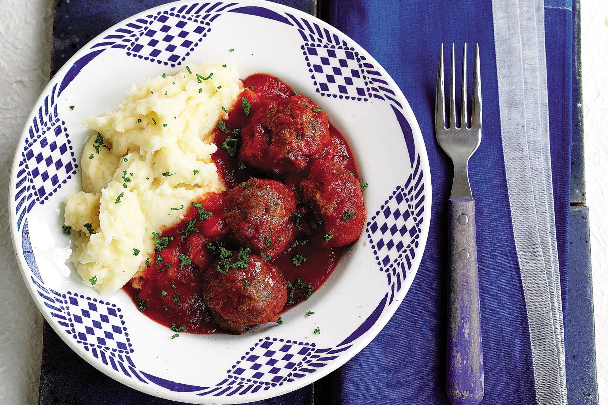  These Greek meatballs have found the ultimate exquisiteness in wine sauce!