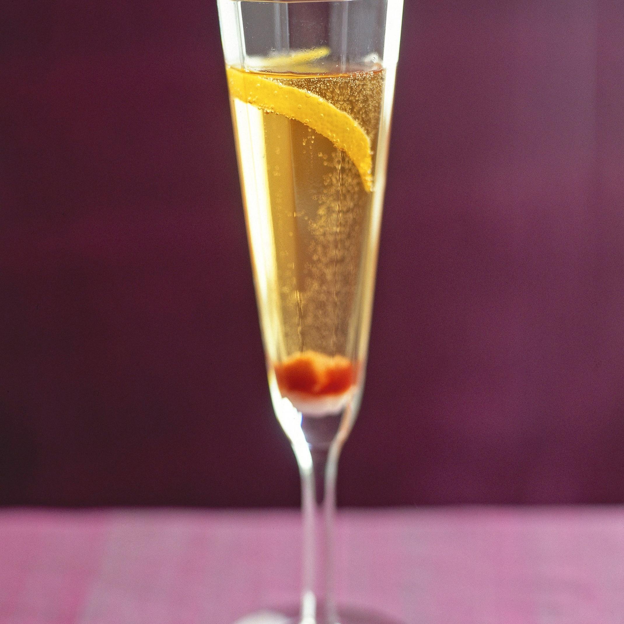  This cocktail is a delightful combination of bubbly champagne, brandy, and orange liqueur.