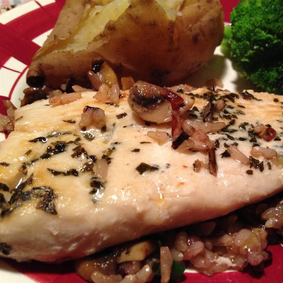  This dish is sure to impress as the flavors of the fish and the creamy sauce marries well.