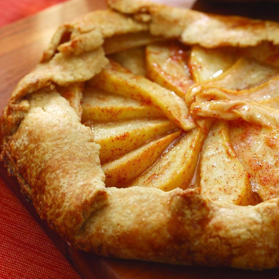  This tart is perfect for any occasion, from a simple family dinner to an elegant dinner party.