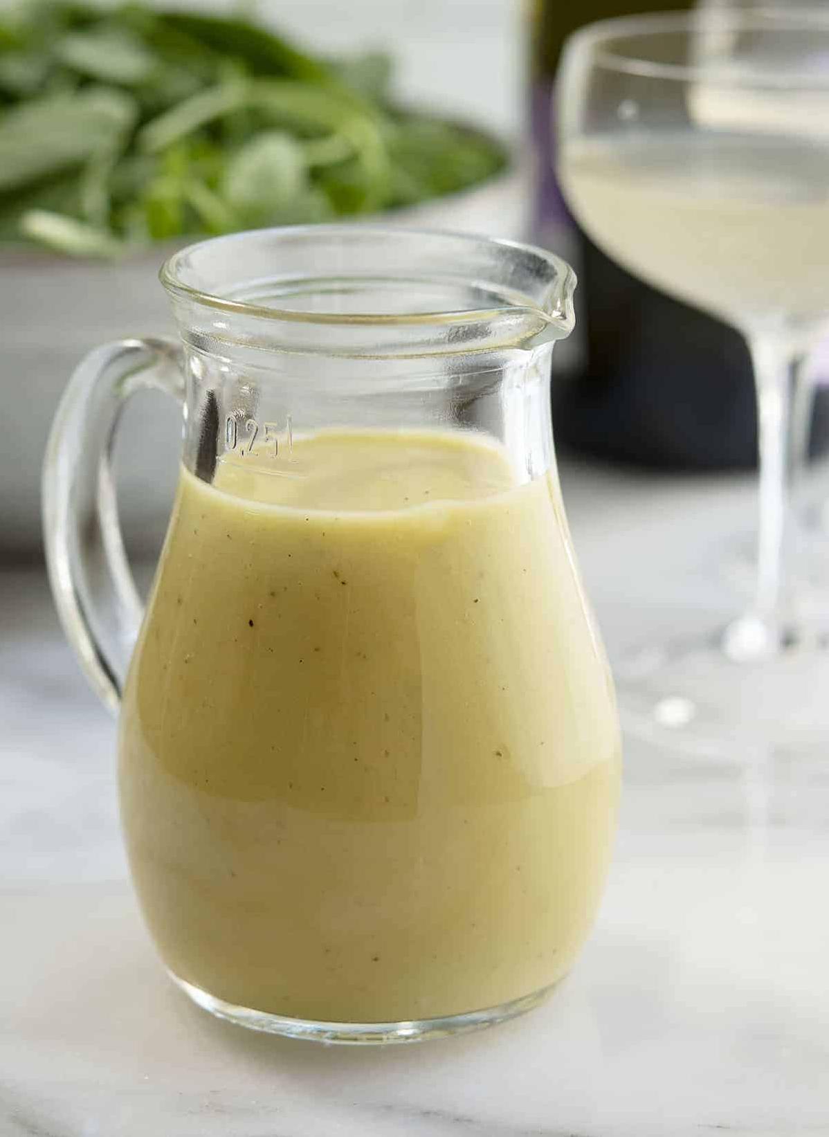  Time to toast to salad dressing with this divine champagne vinaigrette. 🍸🌟