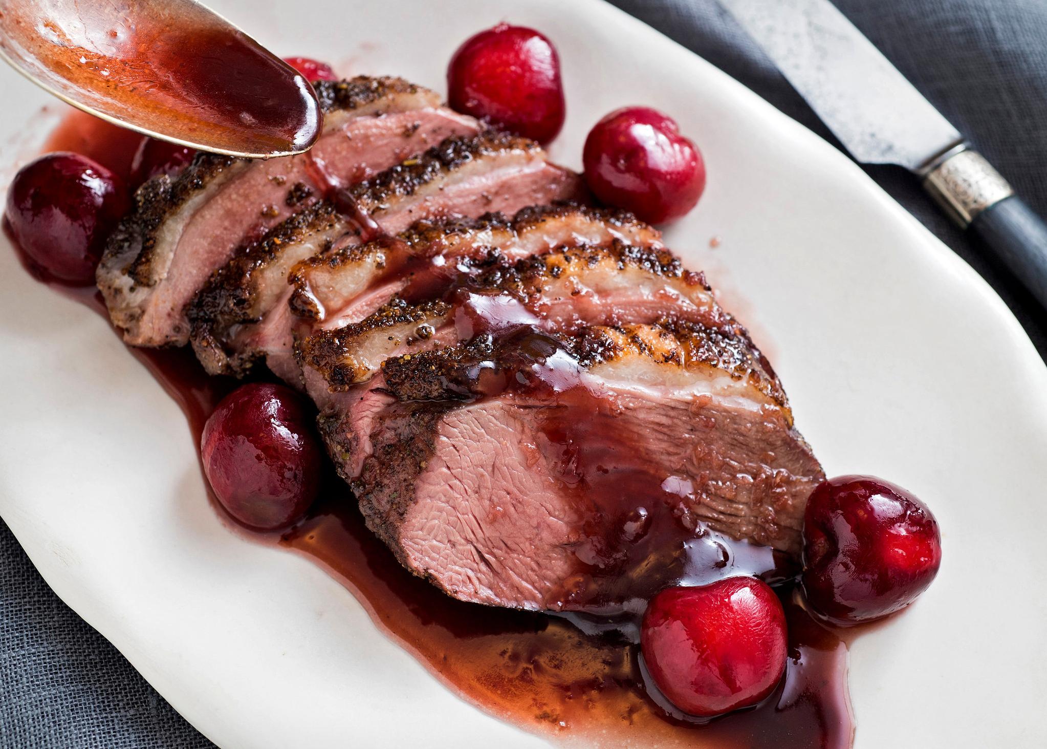  Use a good quality red wine for maximum flavor.