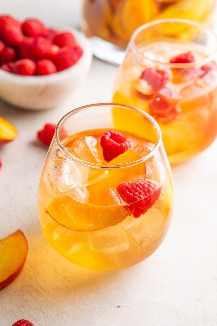 Sweet and Juicy: White Wine Peaches Recipe