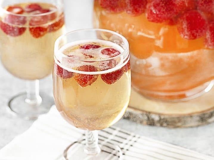  Who knew making a party punch could be so effortless?