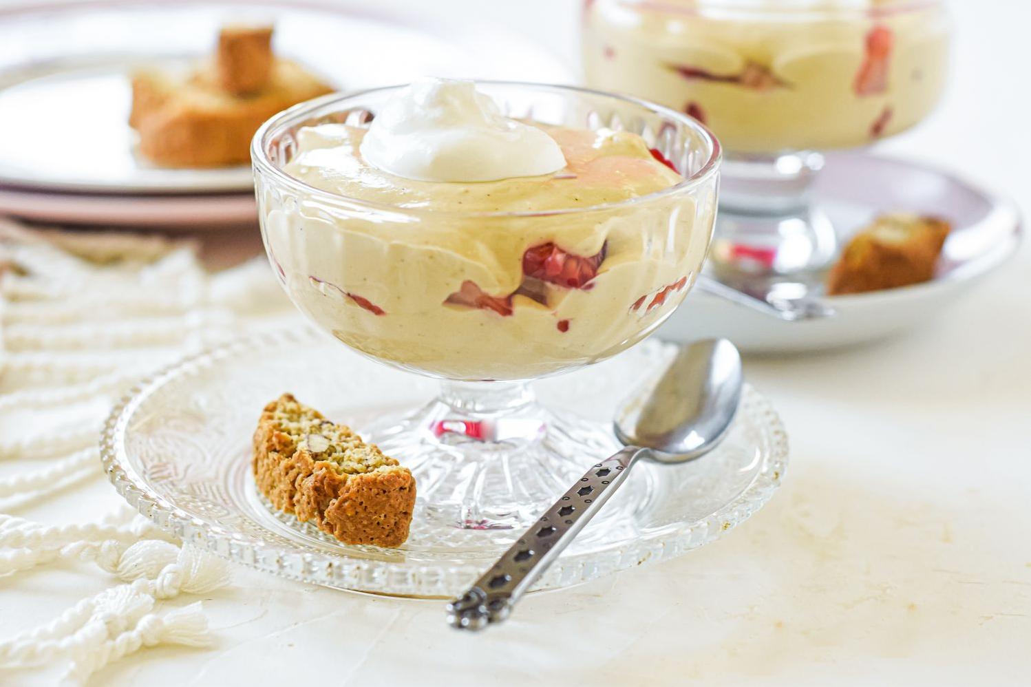  Wine and custard, a dreamy combination that will leave you spellbound.