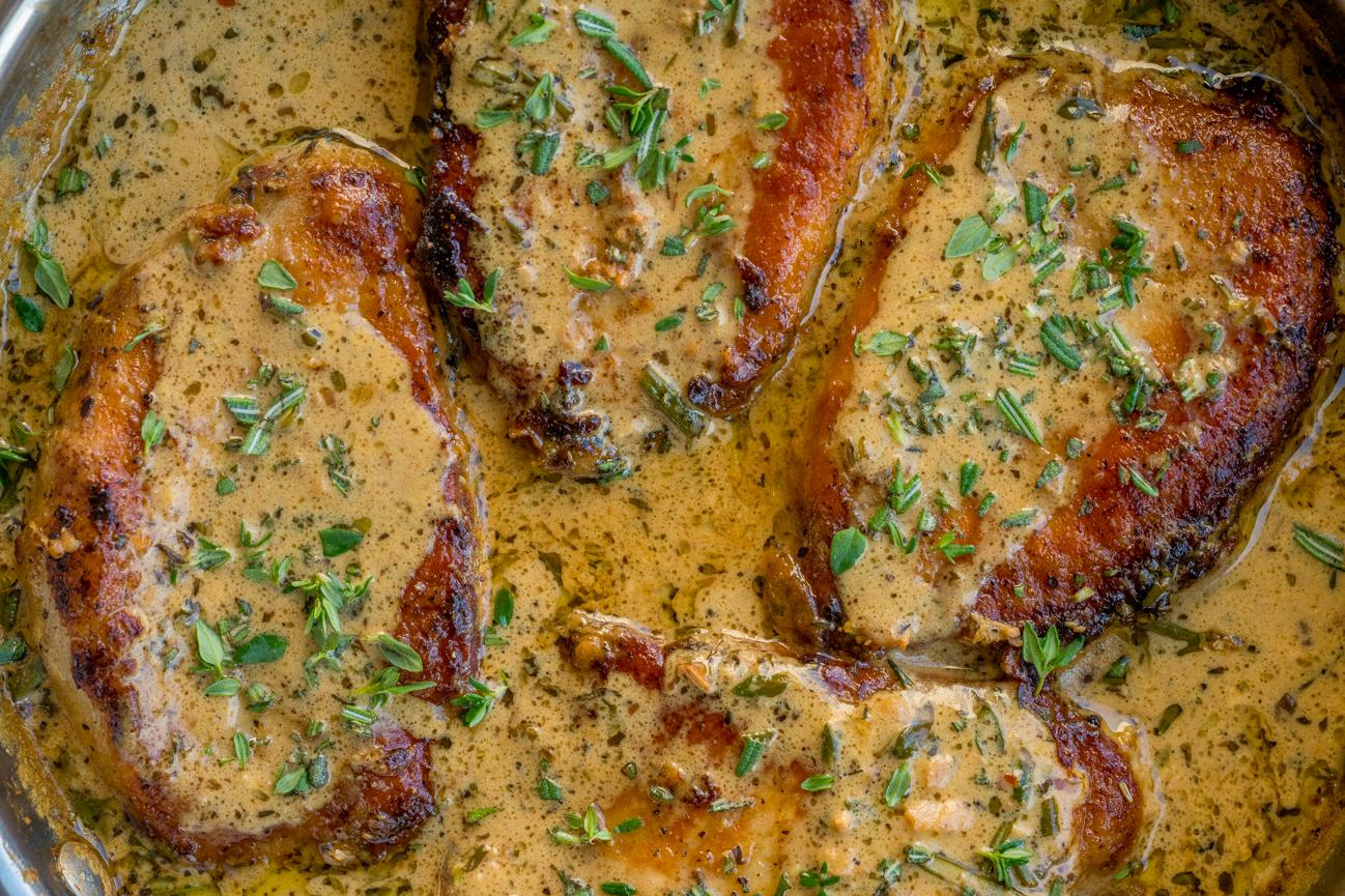  Wine lovers! You can't miss this scrumptious wine sauce!