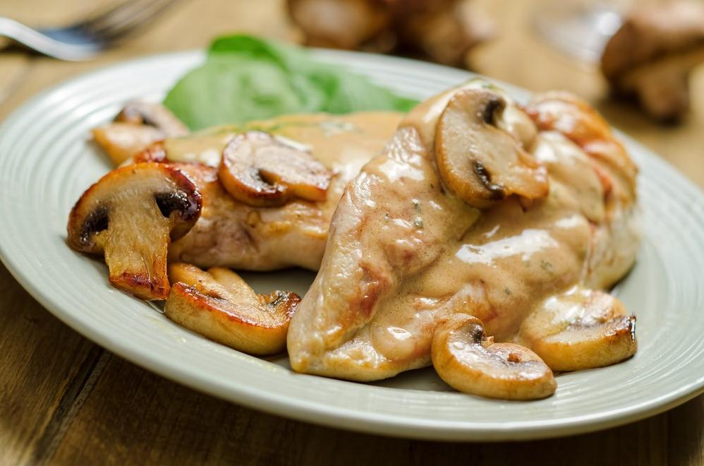  You can't go wrong with a classic pairing of chicken, wine, and mushrooms